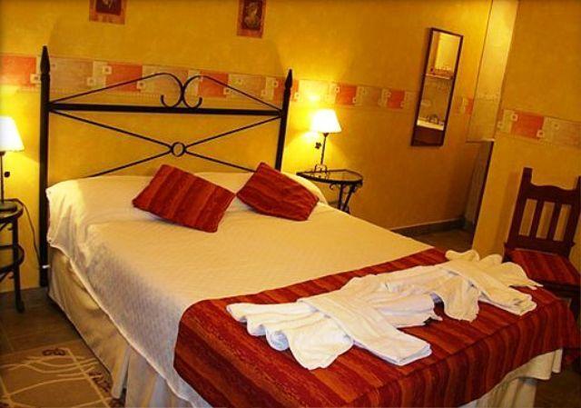 Hotel Pueblo Antiguo *